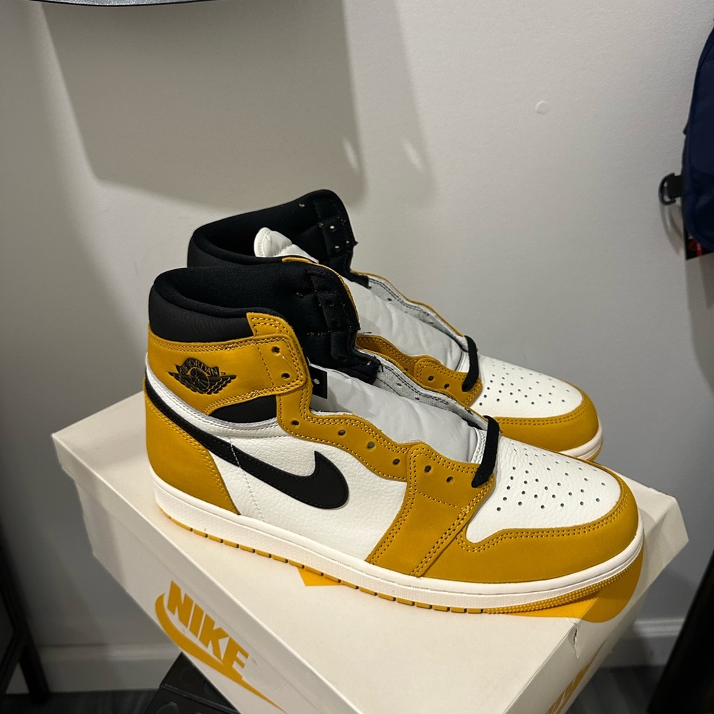 Nike Men's Black, White, and Yellow High-Top Sneakers